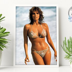 Raquel Welch One Million Years B.C. Vintage Movie Poster Print - 11x14 Gloss