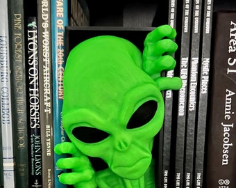 3D Glow Alien Book Nook: Sci-Fi Bookshelf Decor