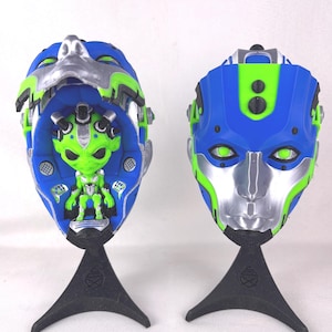 3D Alien Bot Interactive Mask Decor
