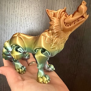 3D Articulated Wolf: Flexi Fidget Desk Toy