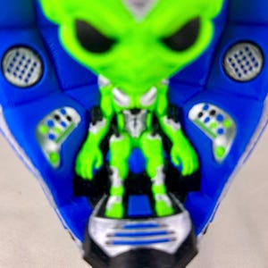 3D Alien Bot Interactive Mask Decor