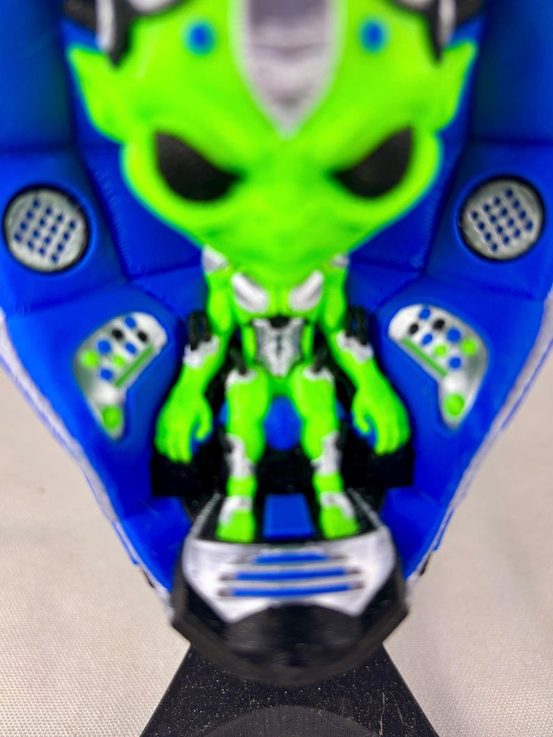 3D Alien Bot Interactive Mask Decor