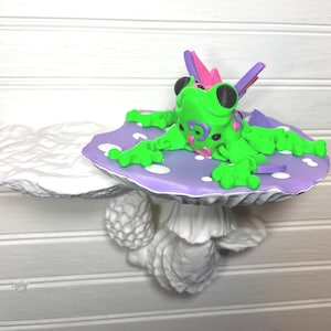 3D Flutter Frog & Mushroom Shelf – Fantasy Decor