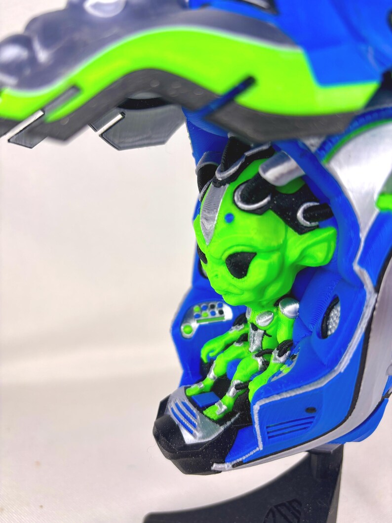 3D Alien Bot Interactive Mask Decor