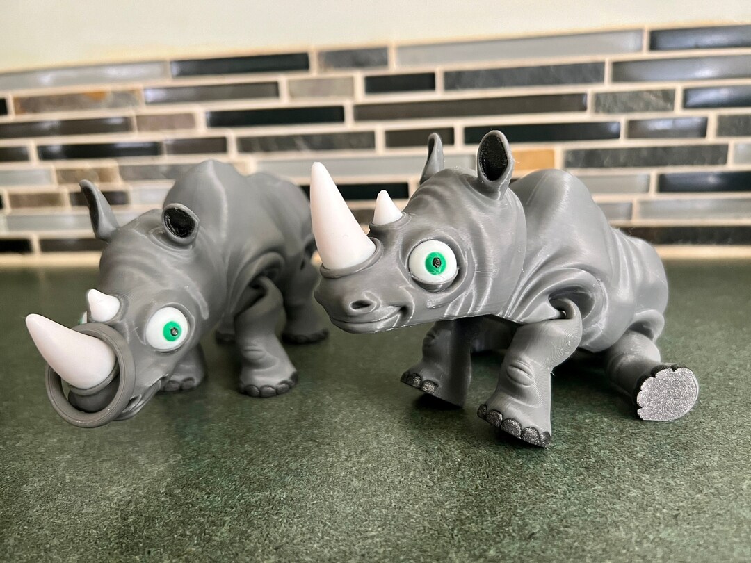3D Printed Flexi Rhino with Mini Ring Toss Tricolur Silk Red, Yellow, Green
