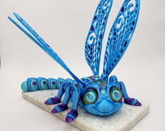 3D Articulated Dragonfly: Desk Decor