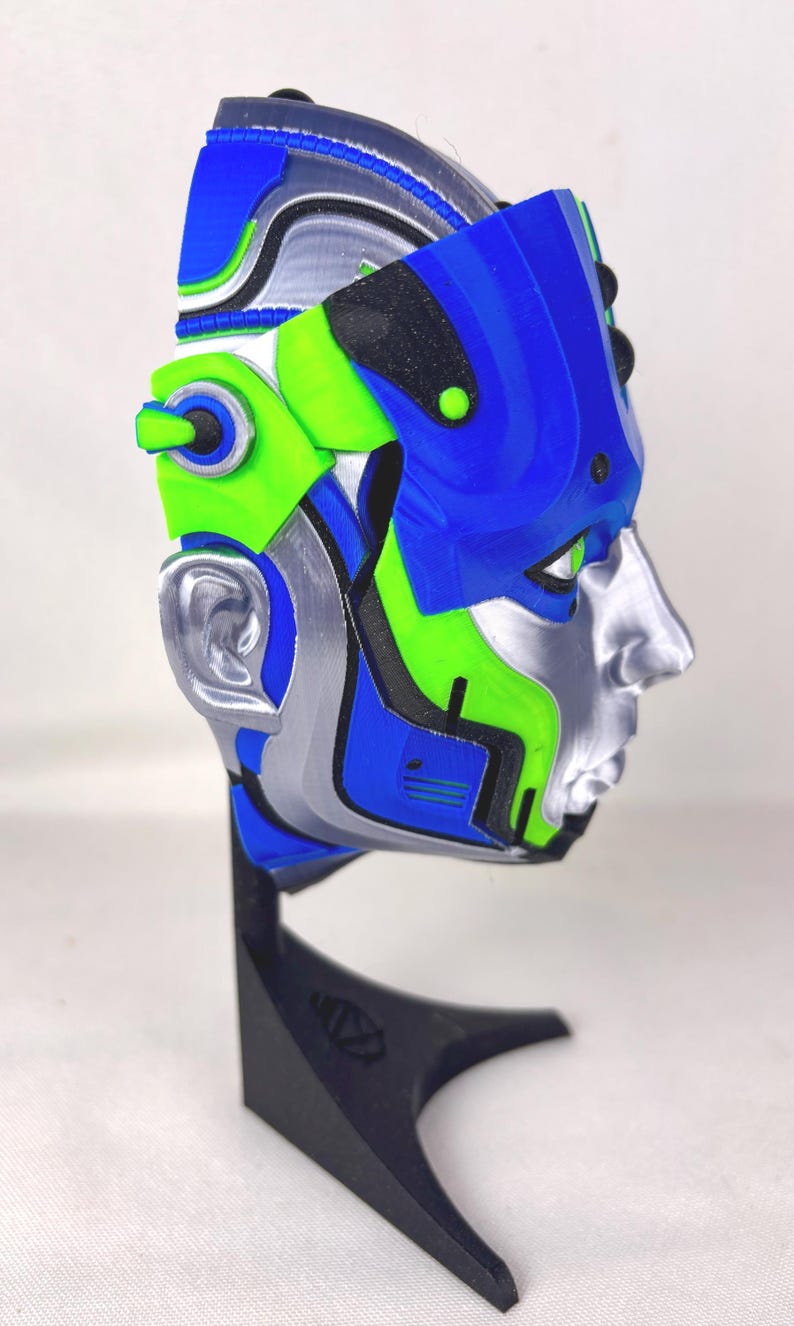 3D Alien Bot Interactive Mask Decor
