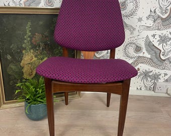 Vintage Elliot's of Newbury Teak Mid Century Dining Chair