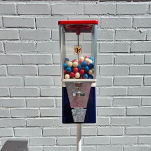Vintage Oak Acorn Glass Globe Gumball Candy Nut vending machine to Restore  - GumballStuff: Bulk Vending Supplies
