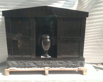 Customizable Black Granite Columbarium: 4-Niche Family Memorial with Vase