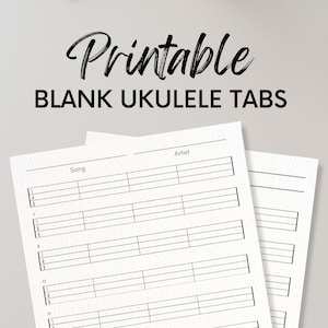 Könnte beinhalten: Druckbare leere Ukulele-Tabulaturen mit Zeilen für Songtitel, Künstler und 29 Musiktakte. Die Tabulaturen sind auf weißem Papier gedruckt.