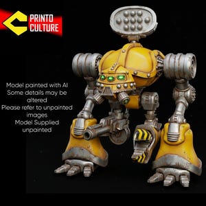 Puede incluir: Un modelo de robot amarillo y plateado con una cabeza redondeada y múltiples componentes mecánicos. El robot tiene un cañón en un brazo y un lanzamisiles en la espalda. El texto "PRINTO CULTURE" está en la esquina superior izquierda.
