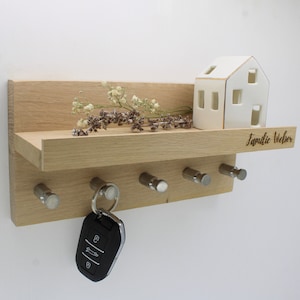 Personalized oak key rack, custom engraved key rack, key rack with shelf, key rack with stainless steel hooks