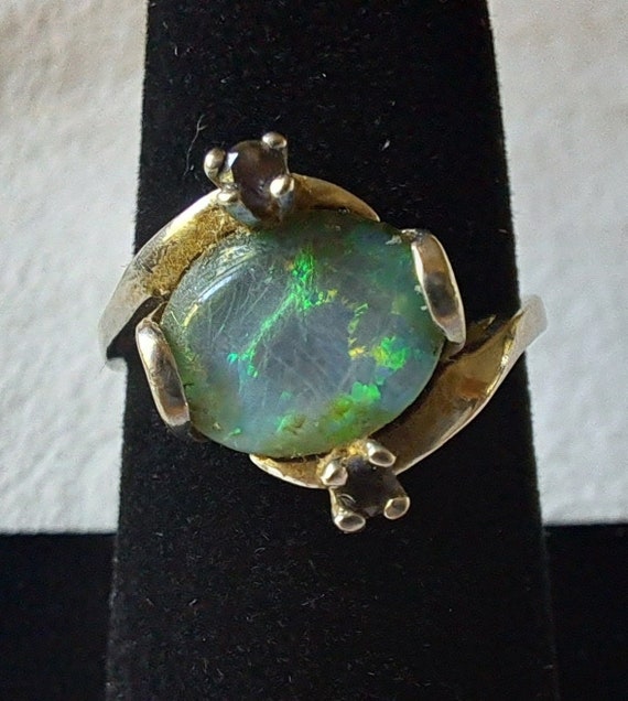 Vintage Modern Opal Saphire 10k White Gold Cocktai