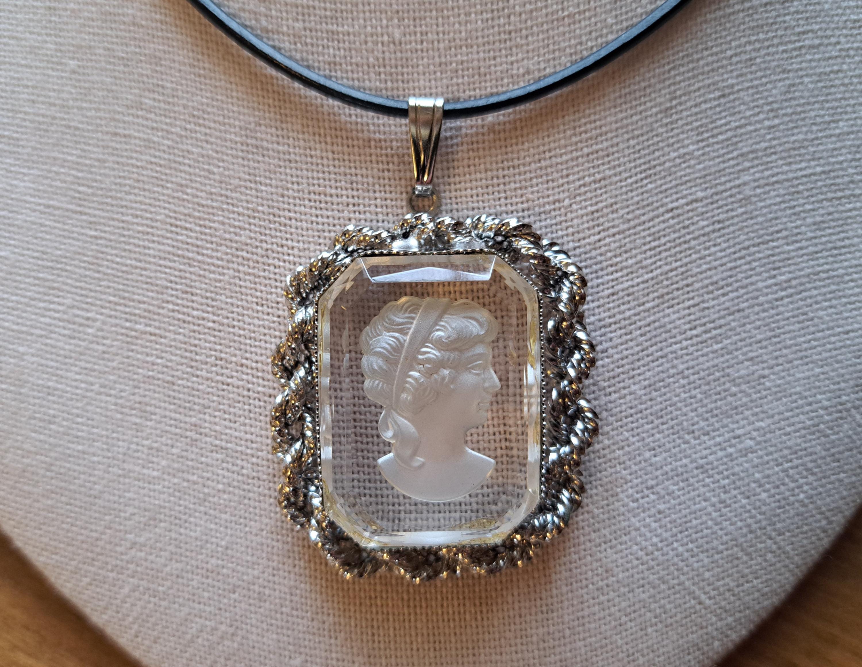 Vintage Clear Glass Intaglio Silvertoned Cameo Necklace - Statement…