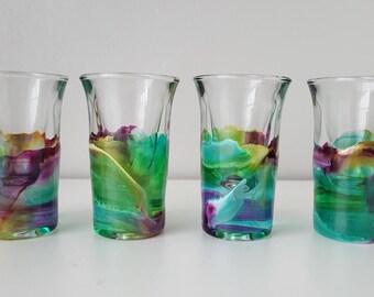アルコールインクのショットグラス、手作り樹脂アート、カラフルなドリンクウェア