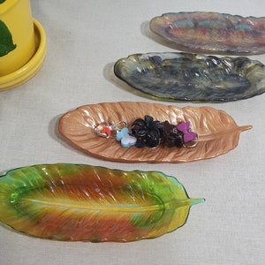 Leaf Shaped Trinket Tray Holder for Small Item Storage & Organization. Bathroom, Entranceway, Home Decor Accessory, Unique and Handmade