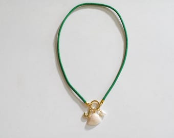 Personalized Green paracord necklace| trendy fashion jewelry| beach necklace with seashell and pearl| friendship accessory| summer fashion