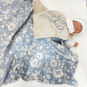 Personalized Baby Blanket, Muslin Floral Blanket for baby, Blue Floral Blanket with Name, Custom Baby Gift, Embroidered blanket for baby, 27