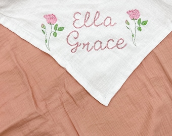 Manta de muselina para bebé con bordado, Manta de muselina de verano, Manta de muselina para bebé con personalización, Manta de bebé hecha a medida con flores