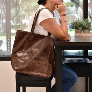 Vintage Leather Tote Shoulder Bag - Perfect for Everyday Use