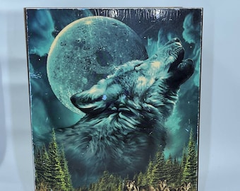 Paramount’s King Island Wolf Cedar Wolf Box (8” x 6” x 2.5”)