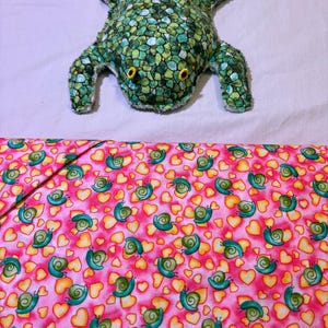 Frog Repeating Pattern Fabric Fine Line Fabrics Cat-itude Line Flt-1082-02-pink - Etsy