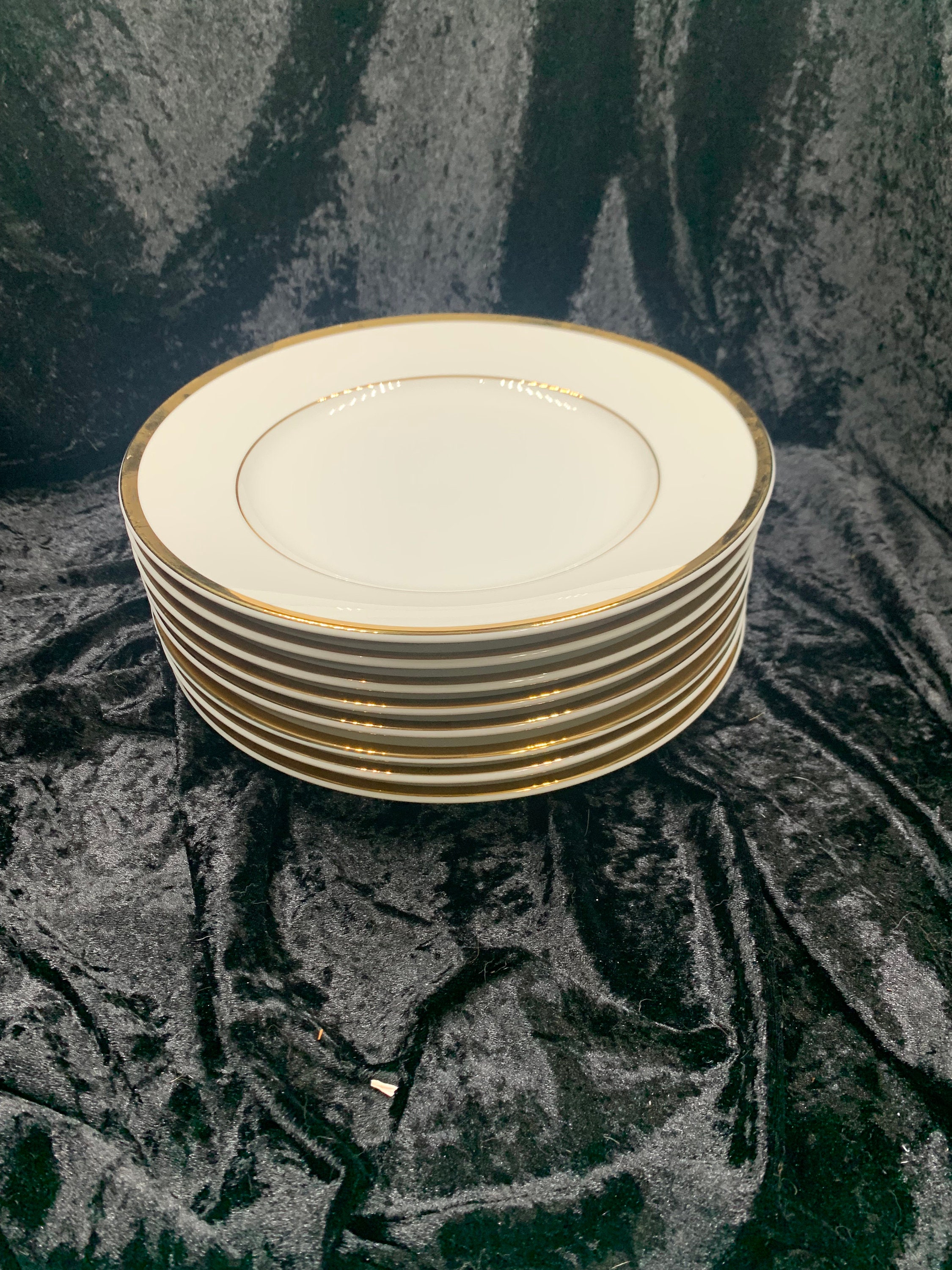 Williams Sonoma Brasserie 11 Dinner Plates White With Gold Trim Great  Condition 