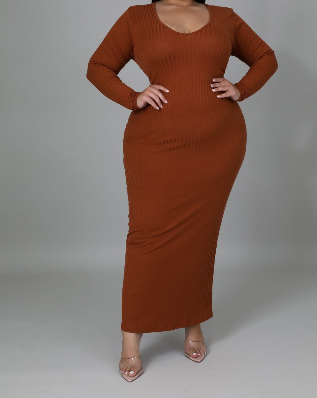 Ribbed Knit V-Neck Long Sleeve Maxi Dress