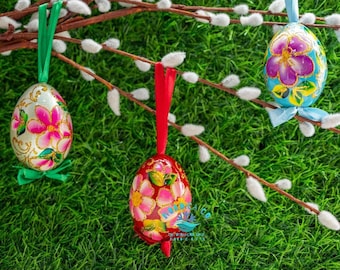 Hand Painted Wooden Easter Egg Ornaments: Floral Spring Decor