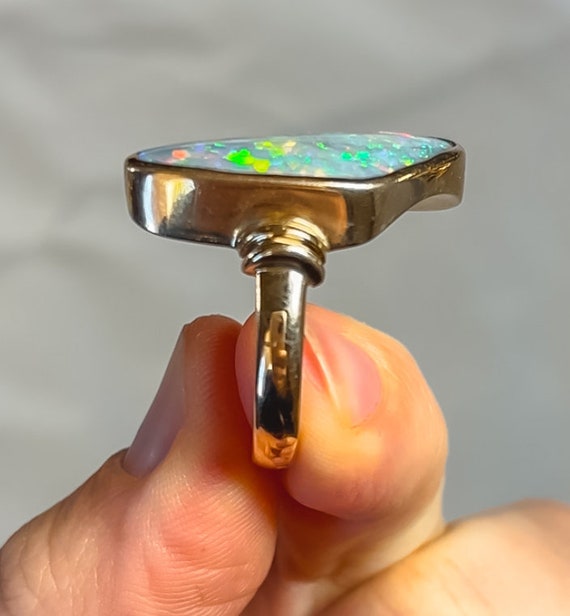 18ct Yellow Gold Solid Opal Ring - image 6