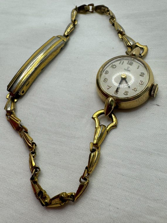 Vintage Tudor Rose by Rolex Solid Gold Women’s Wristwatch 1967 Rolex Tudor OysterDate Small Rose Gold Plated Watch  main image 4