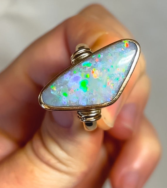 18ct Yellow Gold Solid Opal Ring - image 4