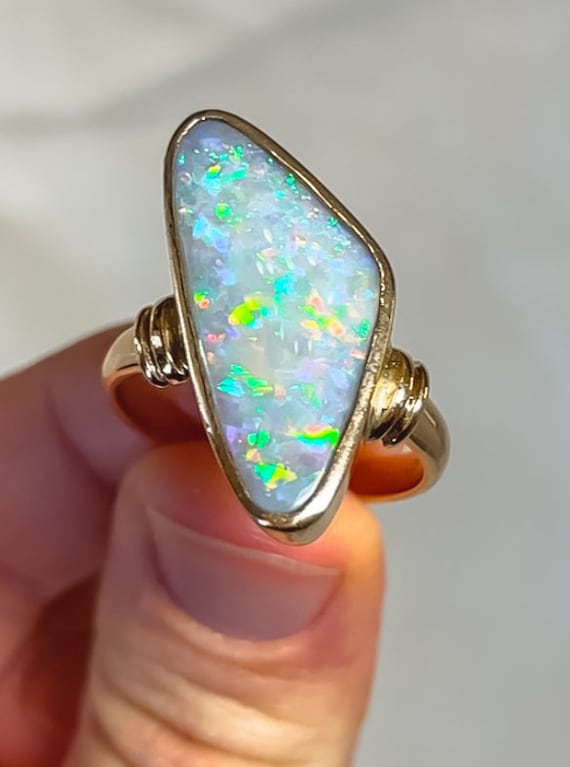 18ct Yellow Gold Solid Opal Ring - image 2