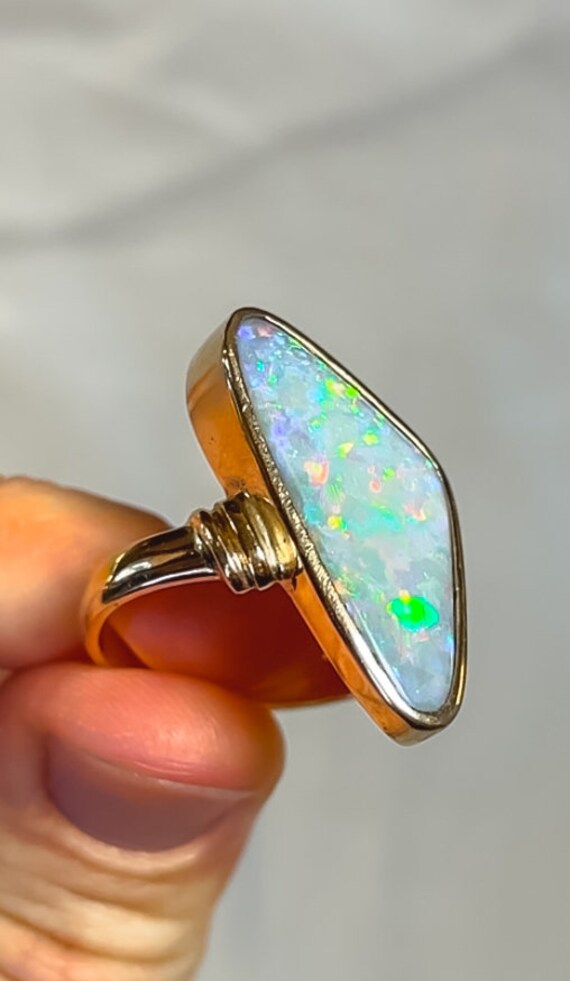 18ct Yellow Gold Solid Opal Ring - image 5