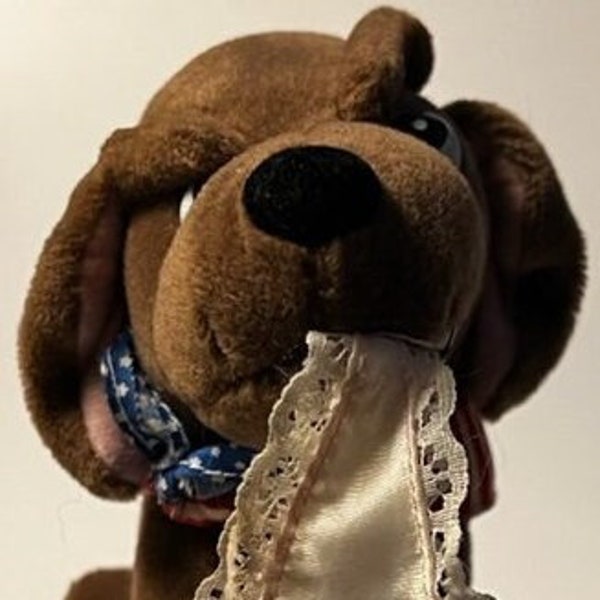 INFAMOUS MEANIES - Buddy (President Bill Clinton and Family's Labrador Retriever) 6" - 1997/1998 - The Idea Factory (No Hang Tag)