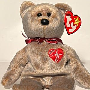 TY, INC. - The Beanie Babies Collection - 1999 Signature Bear - 1999 - 8&quot;