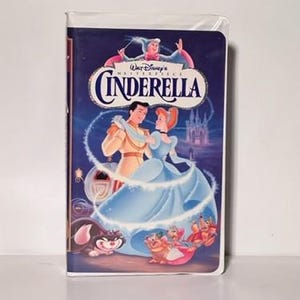 Walt Disney&#39;s Masterpiece Cinderella - VHS Movie (5265)