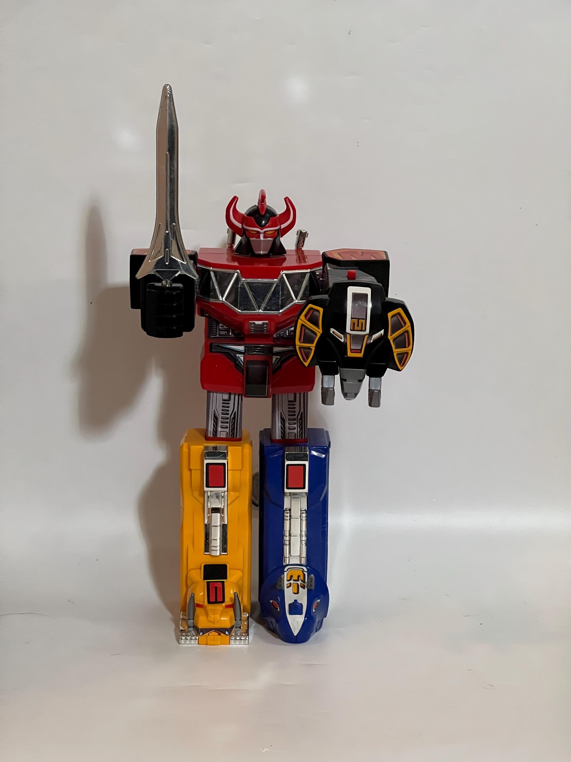 Mighty Morphin Power Rangers' Megazord Action Figure - 9
