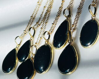 ゴールドチェーン ブラックオニキス ネックレス 本物のブラックオニキスネックレスゴールド、クラシックで上品な