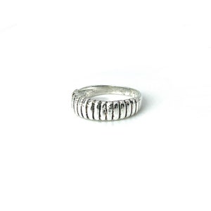 Boho Silver Plated Twist Ring, Signet Chunky Ring, Minimalist Dome Ring, Twisted Ring, Rope Ring, Everyday Jewelry, Croissant Ring