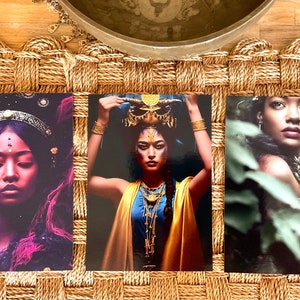 Trío de la Reina de los Reinos Sagrados - Juego de cartas de altar - Los Reinos Sutiles