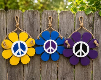Arte de pared con símbolo de la paz y flor de madera hecha a mano – Decoración de jardín boho retro. Adorno de pared con flor de la paz azul hecha a mano / Decoración de jardín boho de madera / Hip.