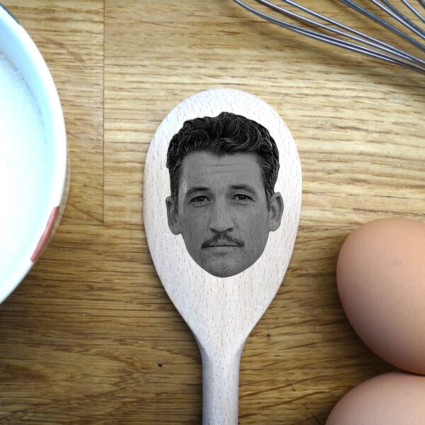 Miles Teller's Face Engraved on a Wooden Spoon (30cm), Birthday Christmas Gift. Film Star of Top Gun Maverick, Whiplash, Fantastic Four