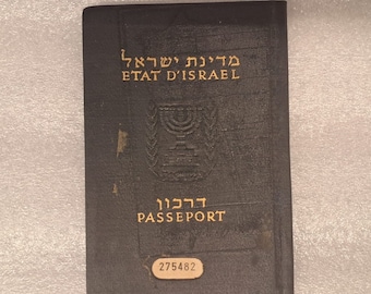 rare  JEWISH judaica  ISRAEL PASSEPORT lots of signatures / visas  canceled expire 60's