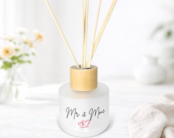Personalized wedding fragrance diffuser | Unique wedding gift | Elegant wedding decoration | Couple keepsake | Mr & Mrs names and date