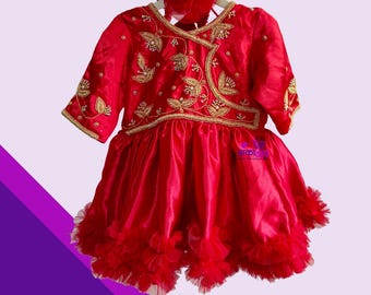 Vestido Pasni rojo de diseñador para niña: vestido bordado en capas con detalles florales