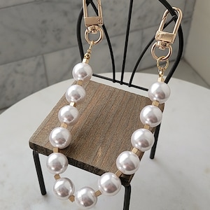 Pearl Phone Strap: Elegant Beaded Phone Charm