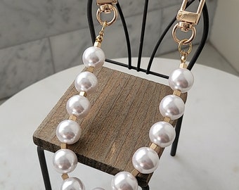 Pearl Phone Strap: Elegant Beaded Phone Charm