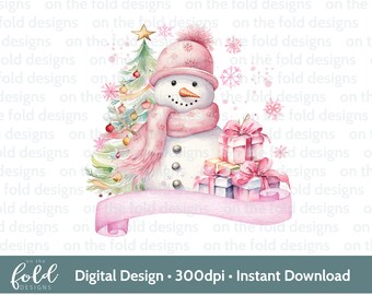 Puede incluir: Ilustración en acuarela de un muñeco de nieve con sombrero y bufanda rosas, con un árbol de Navidad y regalos envueltos. Copos de nieve rosas y una pancarta completan el diseño festivo de invierno. Texto: Digital Design • 300dpi • Instant Download.